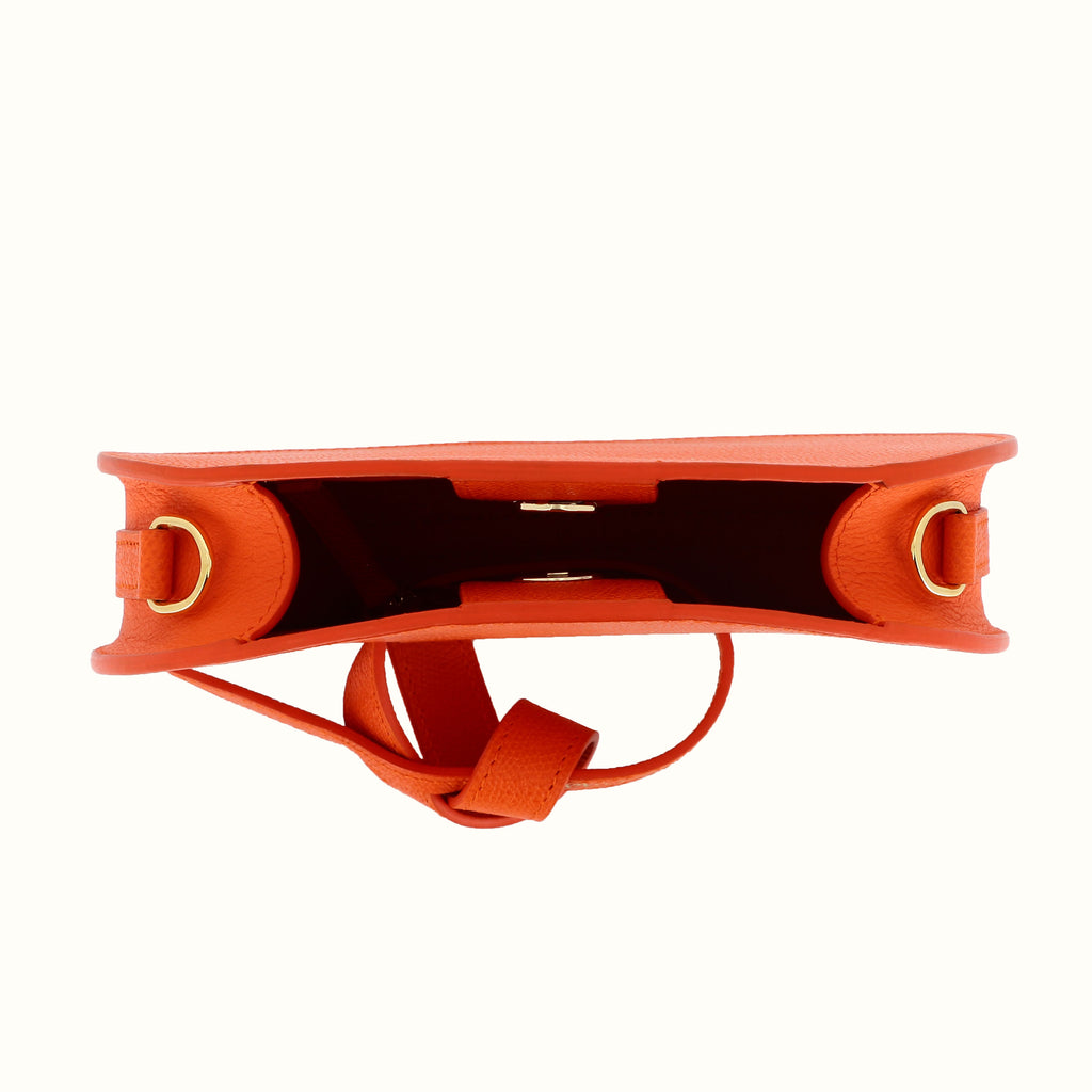 sac-phiesta-orange-packshot-cuir-haute-maroquinerie-fabrication-francaise
