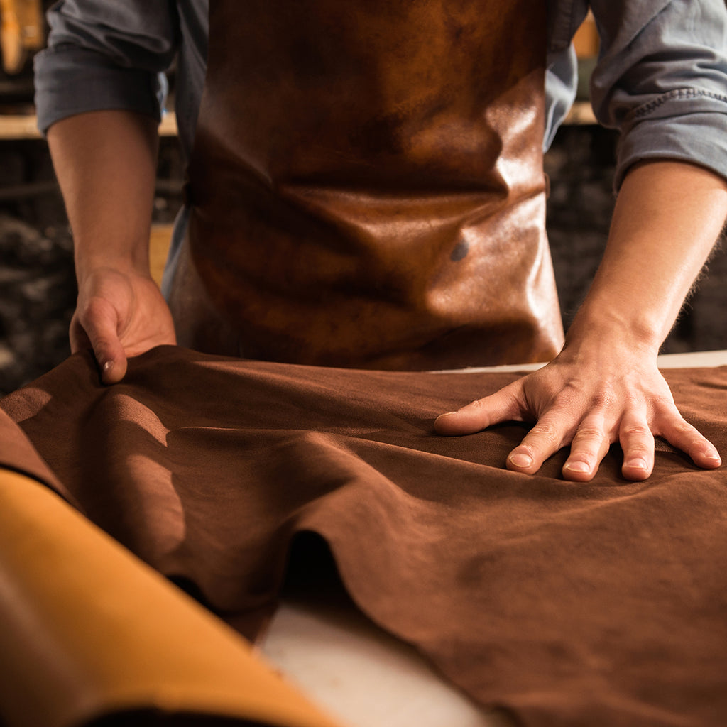 Full-grain calf leather from the Phi 1.618 workshop