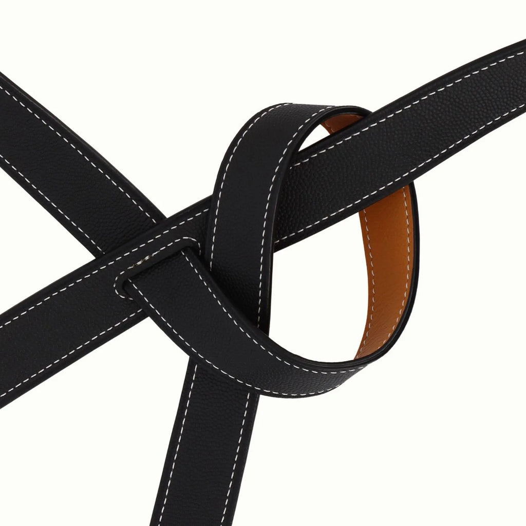 Ceinture Phi fine réversible camel / noir grain micro caviar de Phi1618, accessoire de mode haut de gamme, côté noir grain micro caviar