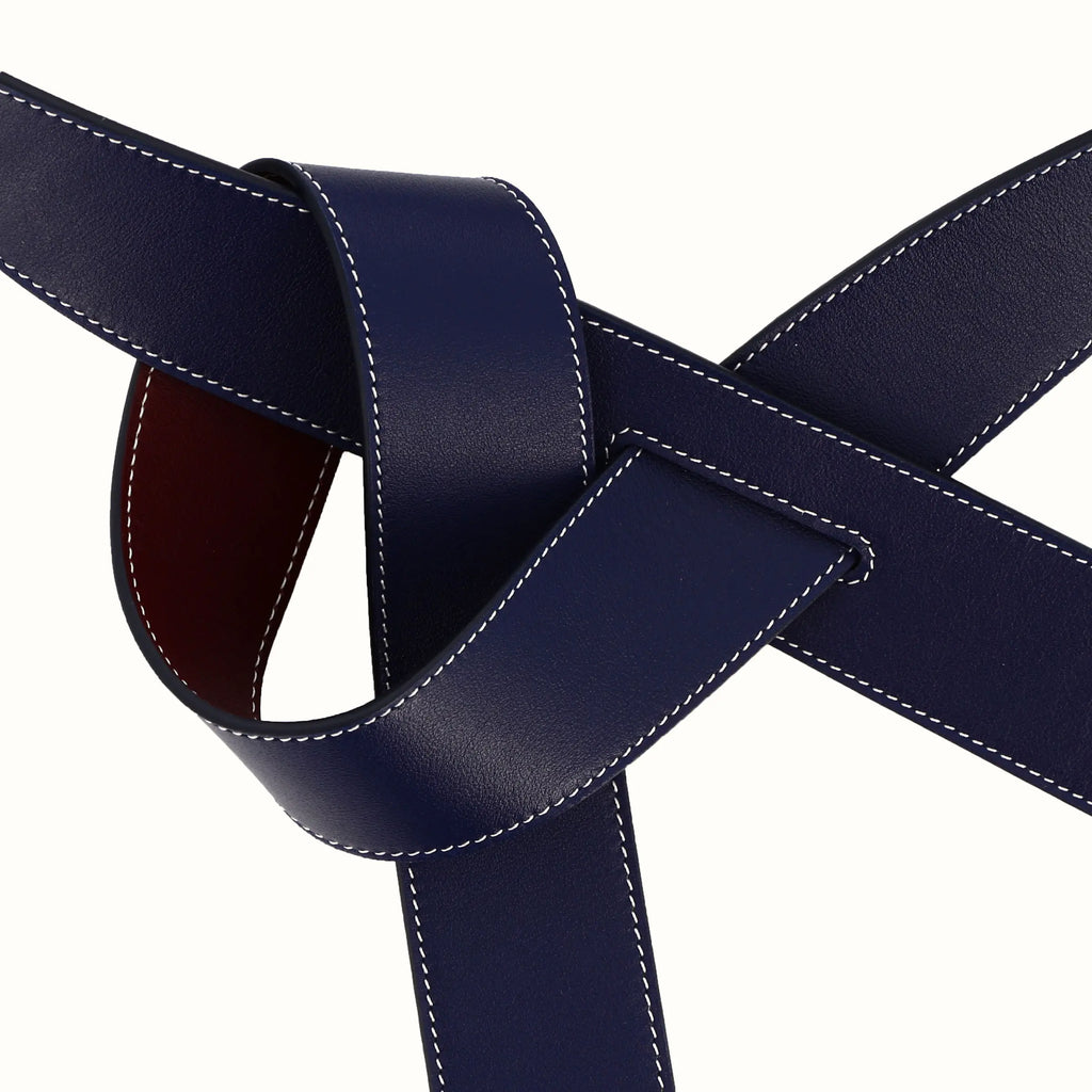 Ceinture Phi large réversible bordeaux / bleu marine de Phi1618, accessoire de mode haut de gamme, côté bleu marine